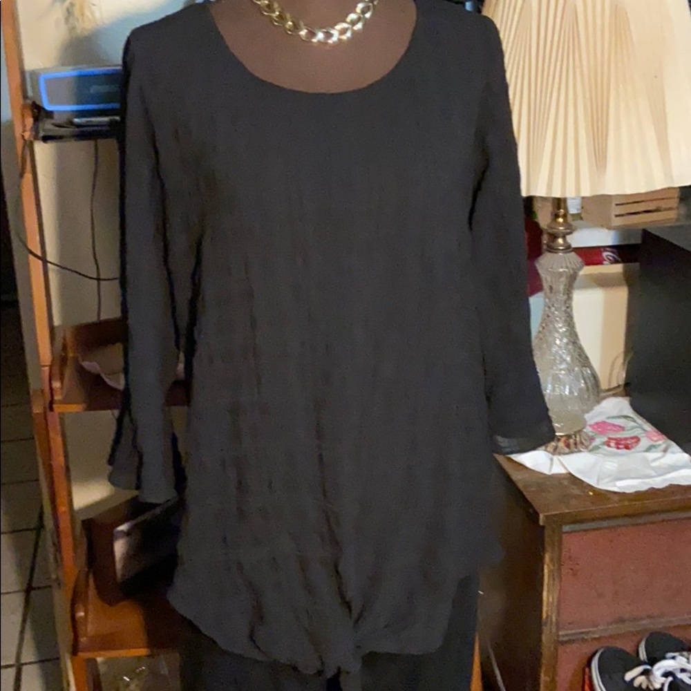 Alyx bell sleeves with puckered-like pattern SZ M